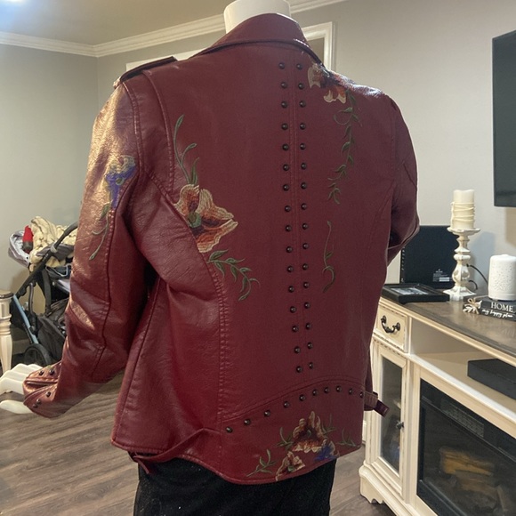 Stylish Marion jacket with lots of detail - Picture 4 of 11